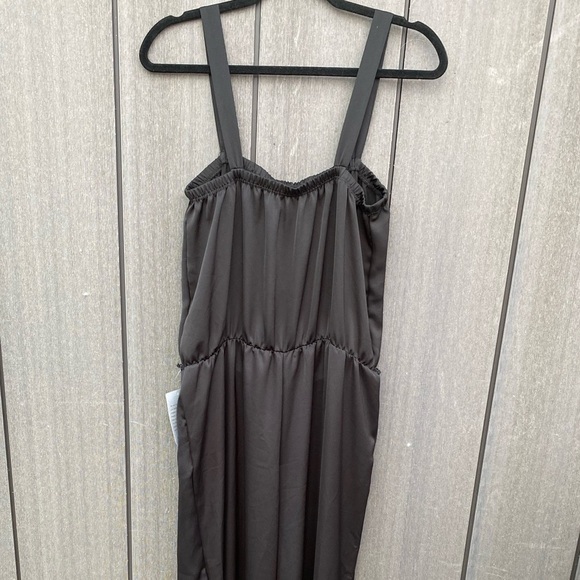 The Vanity Room Jumpsuit NWT - Picture 4 of 8